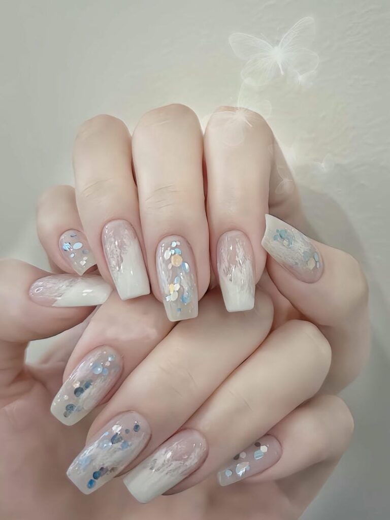 Mẫu nail móng vuông đơn giản, nhẹ nhàng