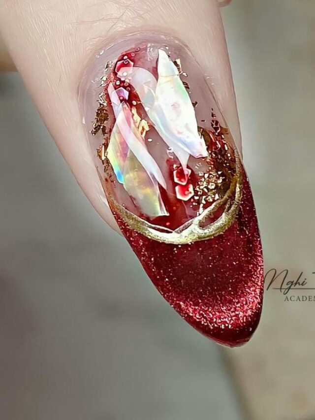 Mẫu nail ẩn xà cừ đỏ sáng tay