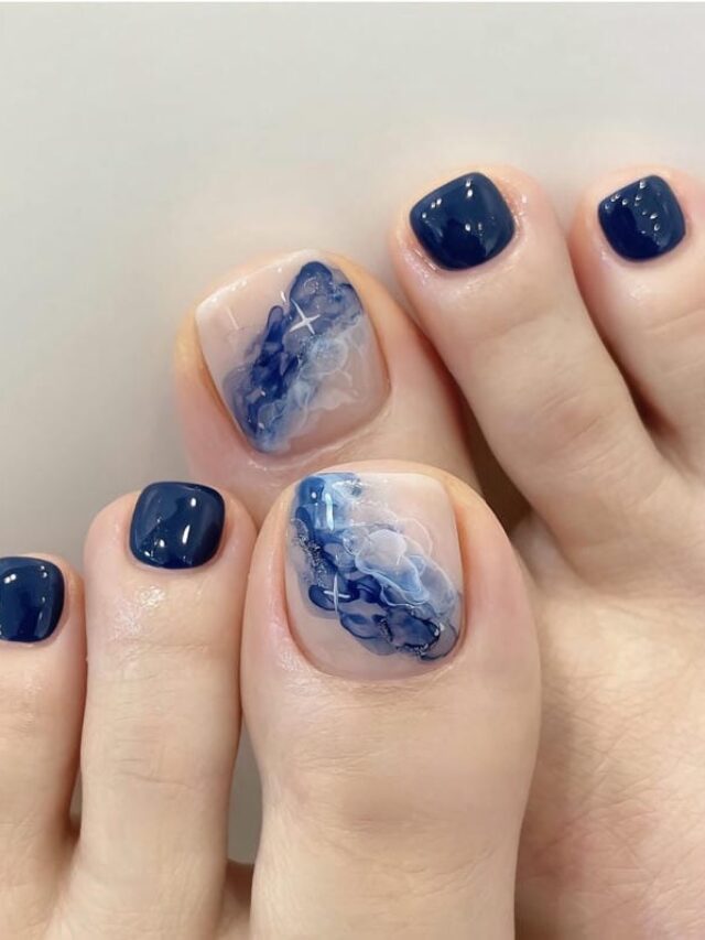 Mẫu nail chân đi biển ombre màu xanh dương