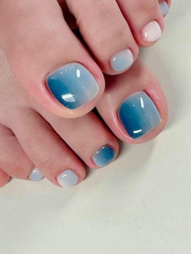 Mẫu nail chân ombre tông màu xanh trắng