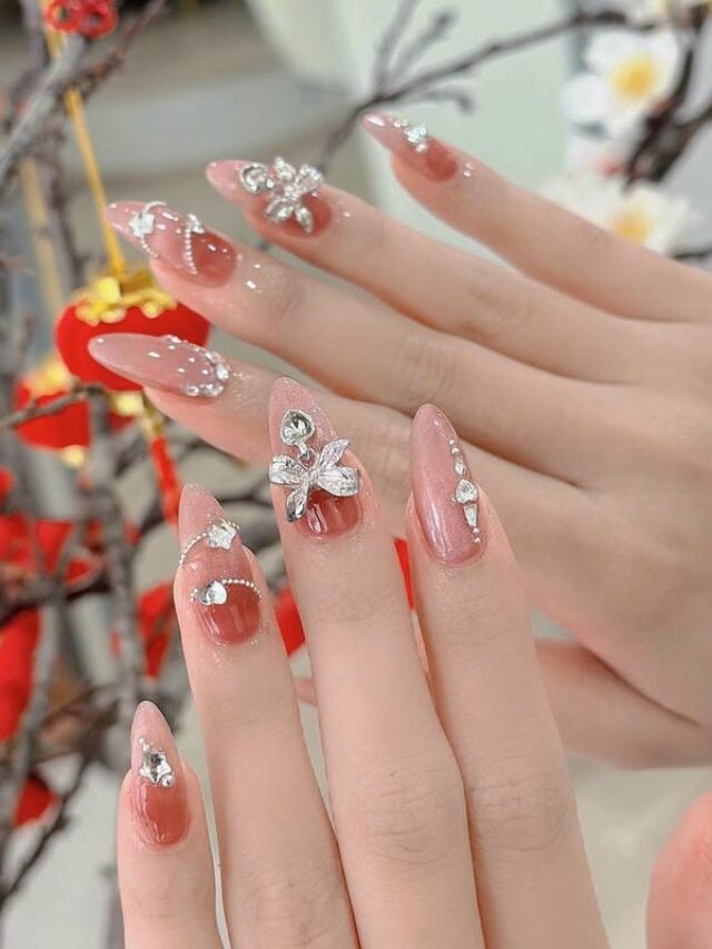 Mẫu nail đính nơ sang chảnh
