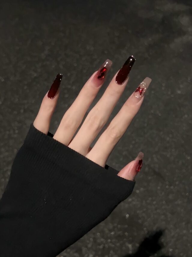 Mẫu nail đỏ rượu vang mix kiểu xinh xắn