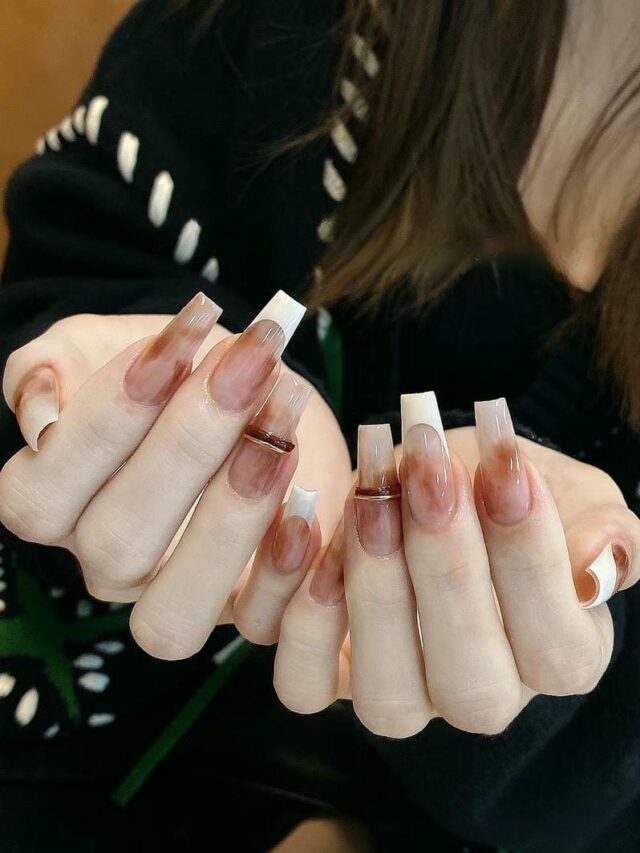 Mẫu nail loang nâu kết hợp french đầu trắng