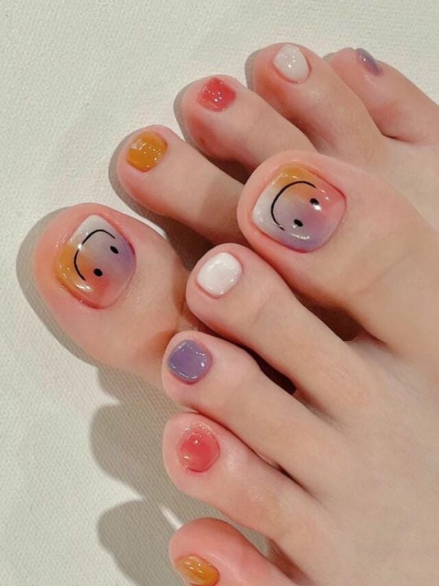 Nail chân ombre màu thạch hình vẽ mặt cười dễ thương