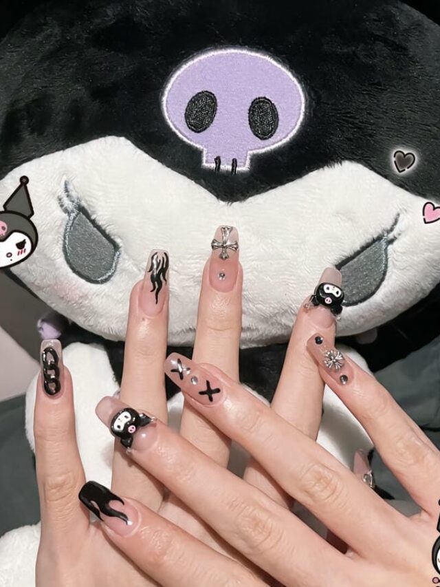 Nail form thang kết hợp cùng charm kuromi vừa cá tính, vừa cute