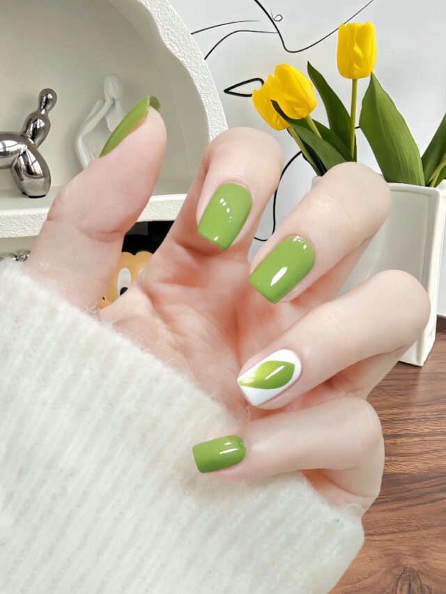 Nail màu xanh lá pastel