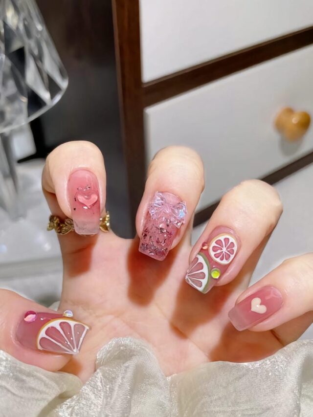 Nail trái cây ombre hồng kết hợp charm nơ siêu bánh bèo
