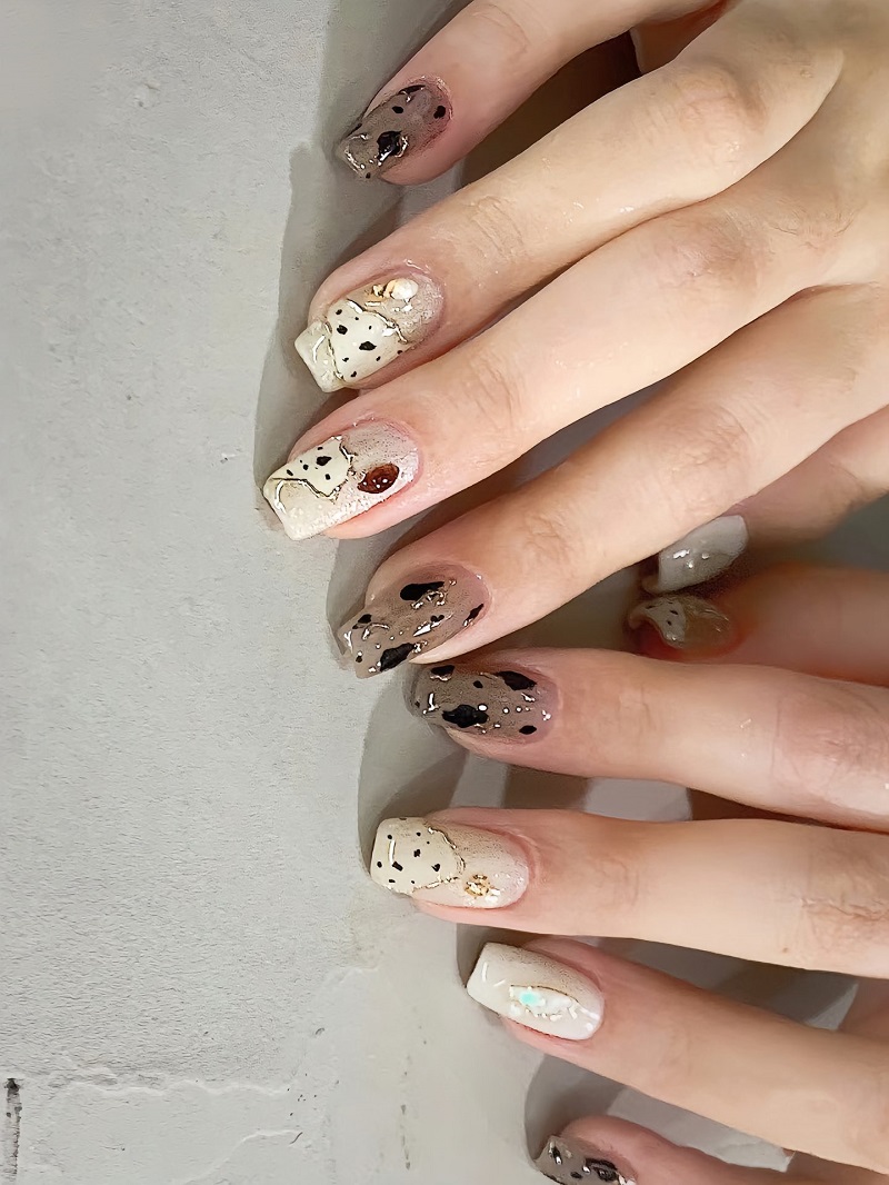 Mẫu nail mùa thu vẽ loang