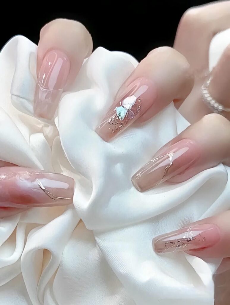 Mẫu móng thang kết hợp ẩn khảm sáng tay