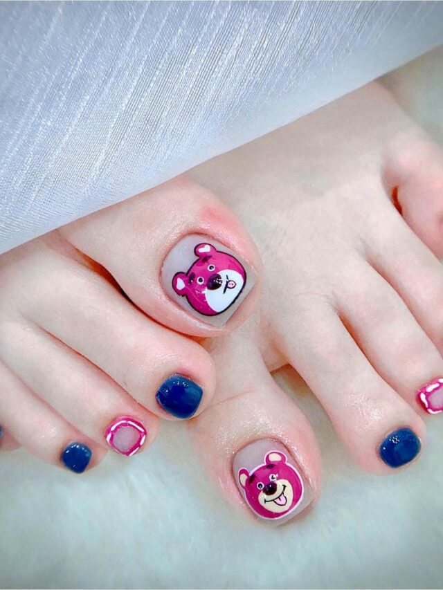 Ảnh mẫu nail chân hình vẽ gấu dâu đáng yêu