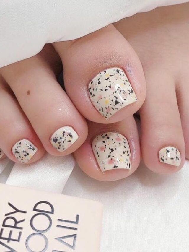 Mẫu nail chân họa tiết trứng cút đơn giản