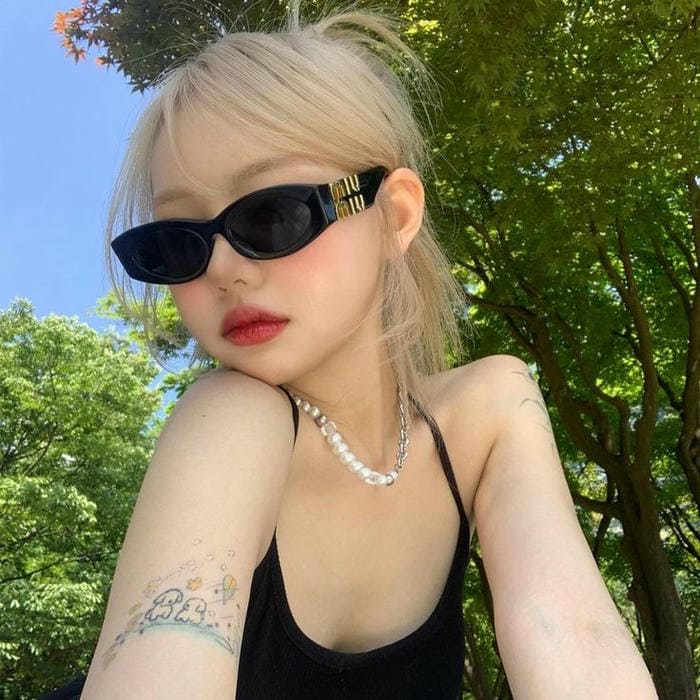 Hình ảnh gái xinh đeo kính dâm cool ngầu