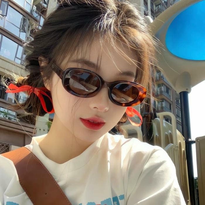 Hình ảnh gái xinh đeo kính dâm đẹp