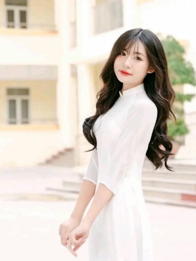 Hình gái xinh mặc áo dài trắng truyền thống đơn giản