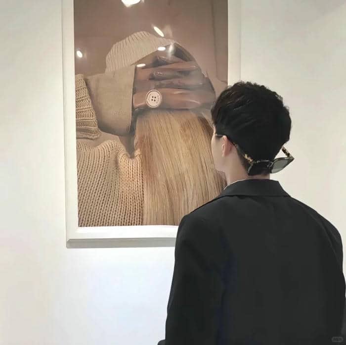 ảnh chụp sau lưng nam chất