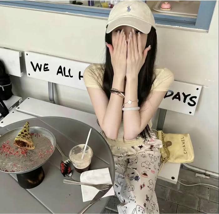 avatar che mặt nữ