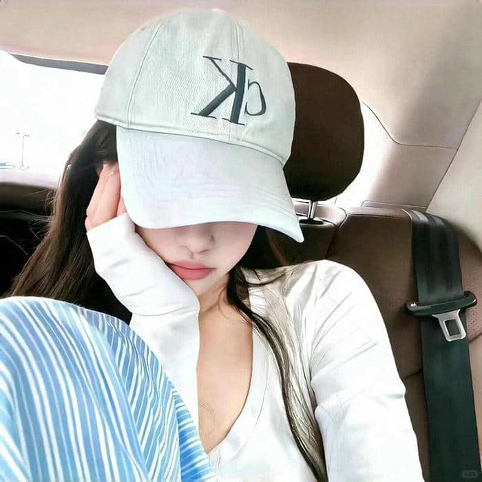 avatar nữ người thật che mặt